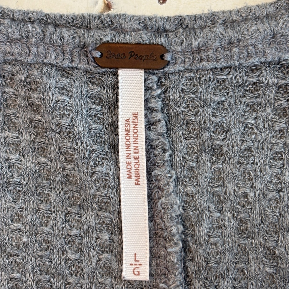 Free People Waffle Knit Top Women’s Large Gray Thermal Long Sleeve Tunic - Picture 6 of 7